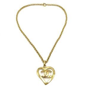 Chanel Cc Heart Pendant Metal Gold Gold_Plated Necklace Jewelry